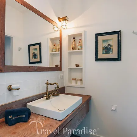 Tomtrousse * Les Portes-en-Re